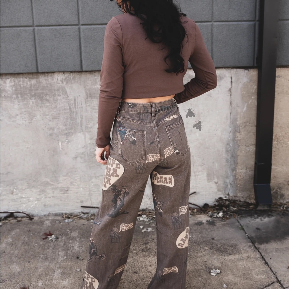 High Rise Brown Jeans - Picture 4 of 4